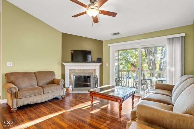 Building Photo - 4530 Village Ct