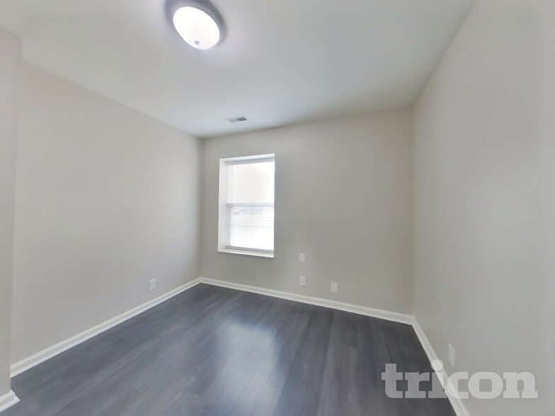 Building Photo - 716 Sweetwater Cir