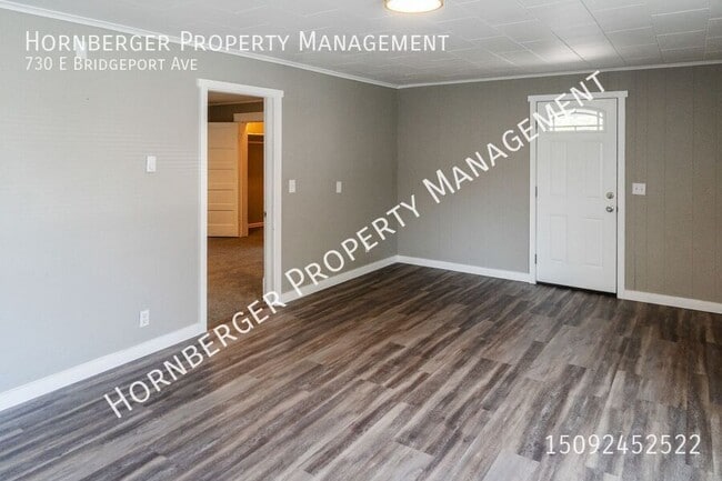Building Photo - 730 E Bridgeport Ave