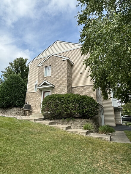 Side entrance - 7792 Village Pl