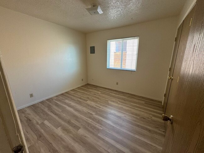 Building Photo - 13401 Fruit Ave NE