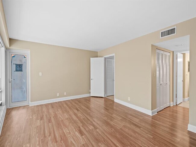 Building Photo - 4100 Galt Ocean Dr