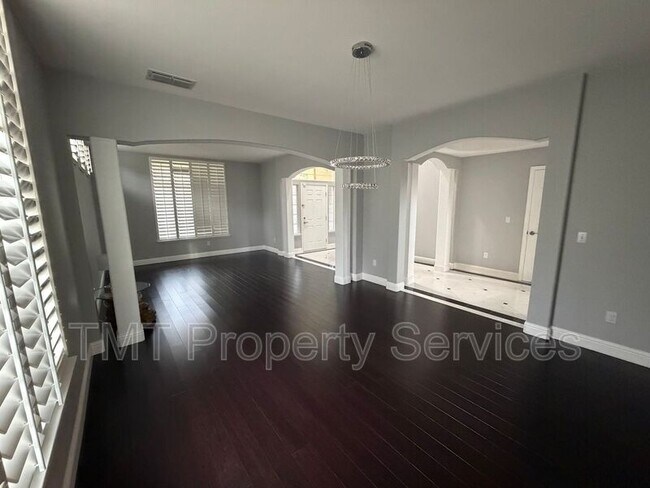 Building Photo - 70 Jade Tree Cir