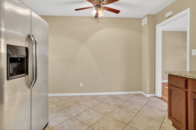 Building Photo - Unbeatable Prairie Village Location - 3BR/1BA Home, Fully Fenced Yard, Laundry Hook Ups, Attached...