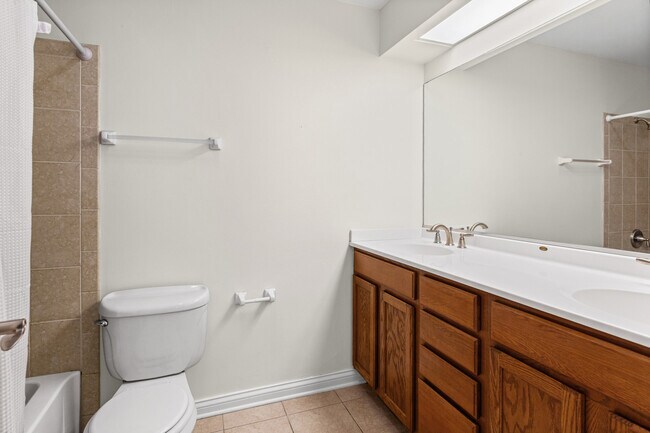 Building Photo - 6543 S Stough St