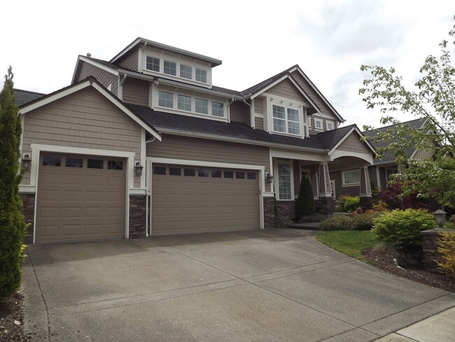 Primary Photo - Gorgeous 3 bedroom, 2.5 bath in "Eagle Hei...