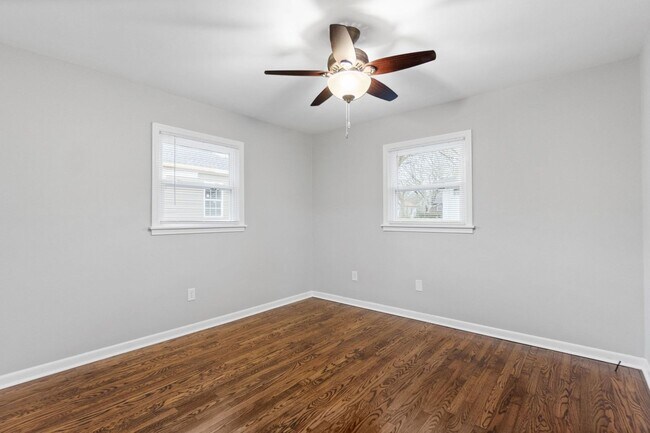 Building Photo - 904 Richardson St