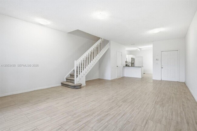 Building Photo - 2066 Madeira Dr