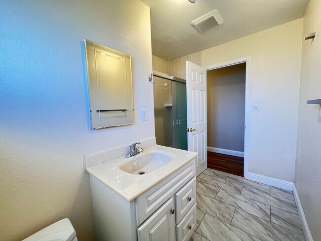 Building Photo - Single Story 3 bedroom In Cute Treelined Vallejo Neighborhood