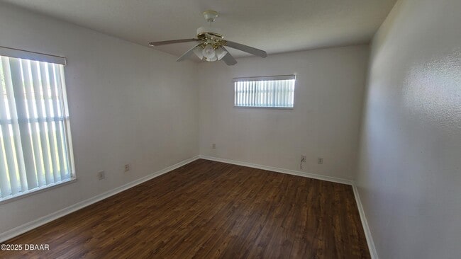 Building Photo - 249 College Park Dr