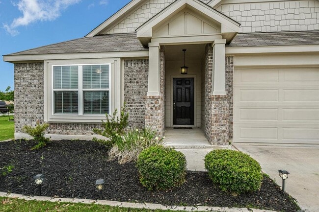 Building Photo - 201 Pearland St