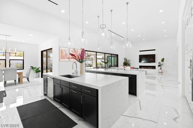 Building Photo - 4315 N Dapple Gray Rd