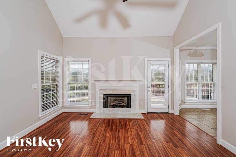 Building Photo - 136 Silverstone Ln