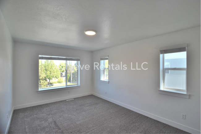 Building Photo - 1183 W 1820 S