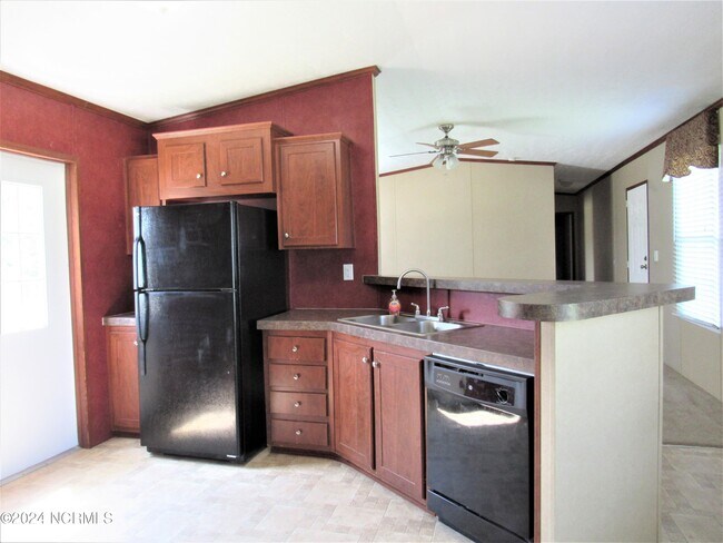 Building Photo - 900 NC-241