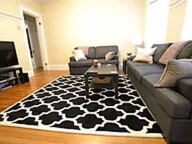 Building Photo - No Brokers Fee, In-Unit Washer and Dryer, Eat-in Kitchen, Stainless Steel Kitchen Appliances, Cen...