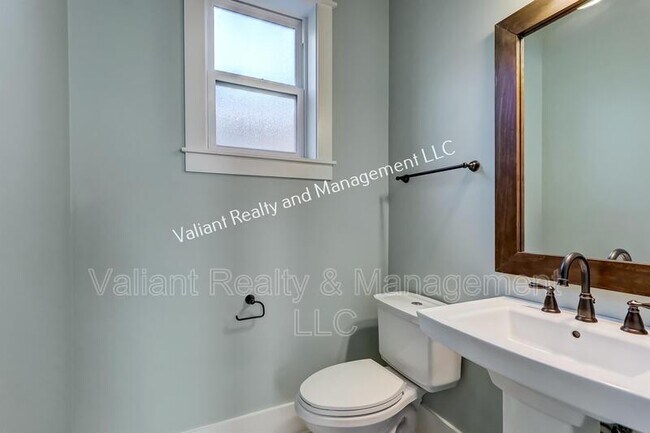 Building Photo - 1228 Willow Ct