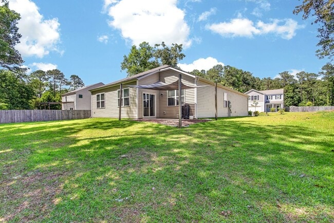Building Photo - Modern 3 Bedroom Home Near Beaches & Boat Ramp