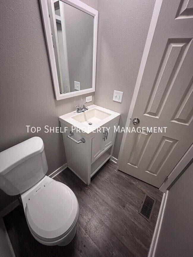 Building Photo - 510 S 4th St