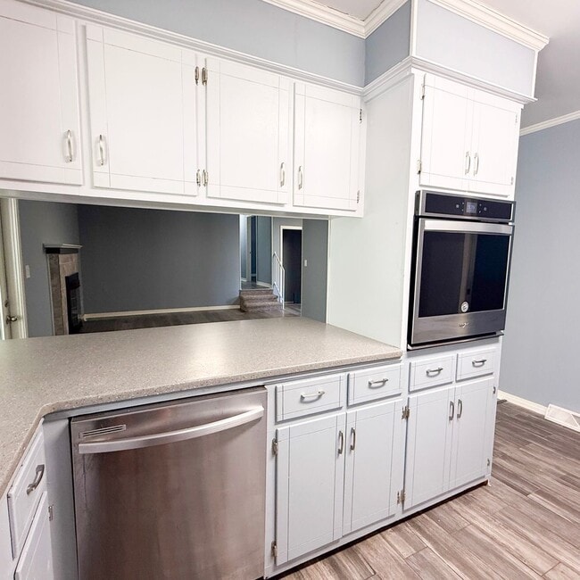 Building Photo - Updated 3-Bedroom with Bonus Room, Deck & Screened-In Porch