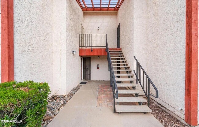 Building Photo - 4211 E Palm Ln