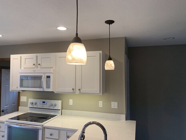 Building Photo - 1226 Cherry Pky