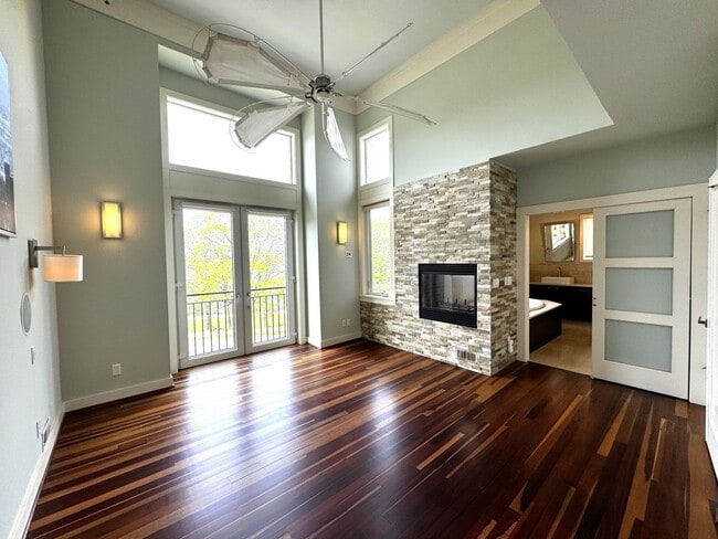Building Photo - 4bd/4.5ba Seattle House