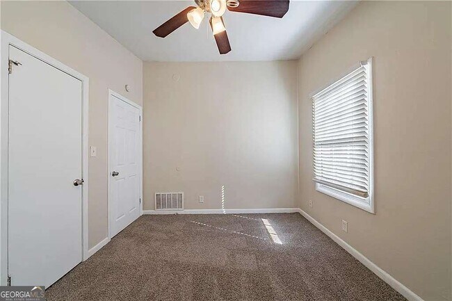 Building Photo - 16 Bromack Dr SE