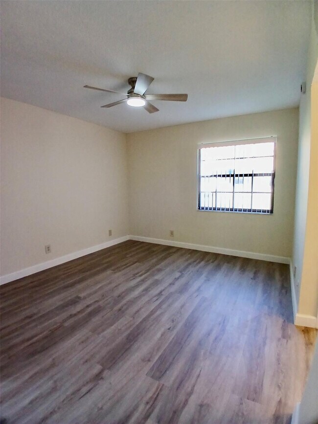 Building Photo - 4131 Oak Terrace Dr