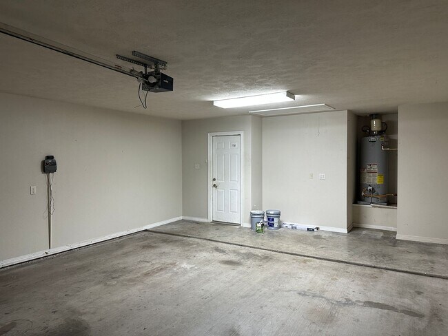 Building Photo - 3707 Essen Loop