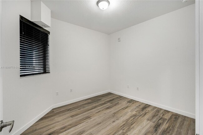 Building Photo - 15500 SW 136th St