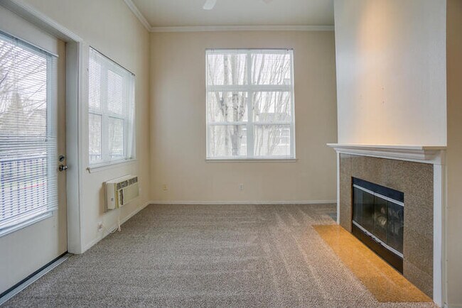 Building Photo - BEAUTIFUL CONDO ON THE COLUMBIA RIVER
