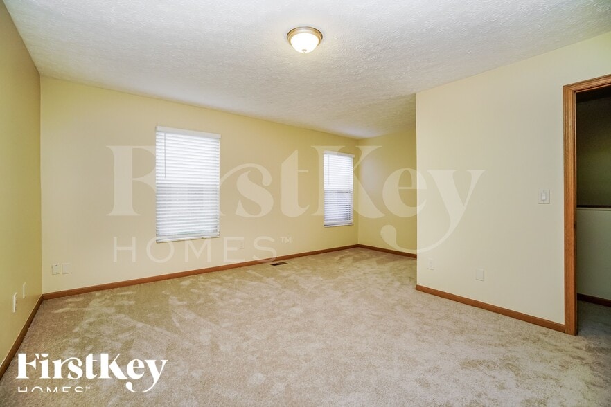 Building Photo - 3953 Highland Bluff Dr