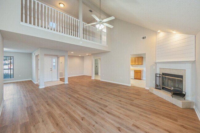 Building Photo - 546 Tikell Dr