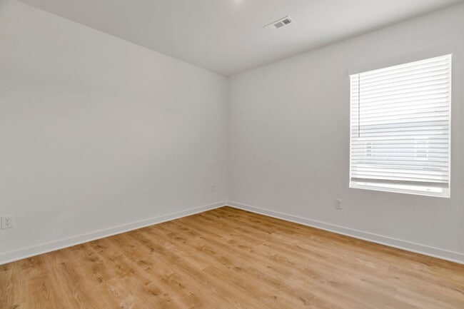 Building Photo - Brand-New 4 Bedroom Home in Prairie Grove!...