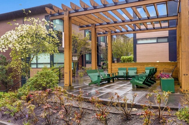 Building Photo - 3Bd/2.75Ba Issaquah Townhome