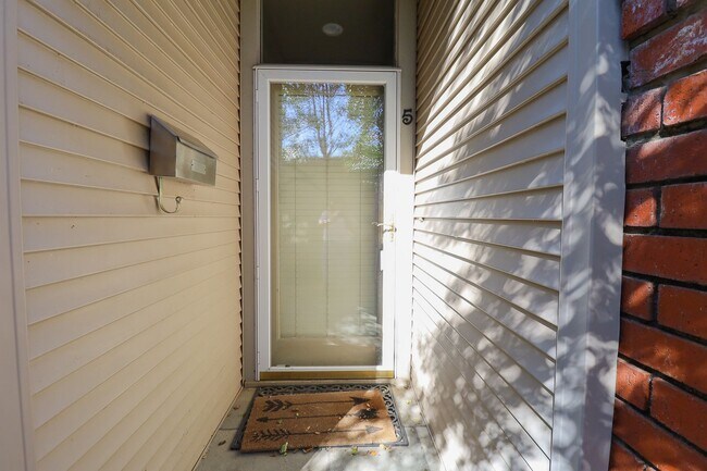 Building Photo - 1 Bed | 1.5 Bath Near Downtown Tulsa!