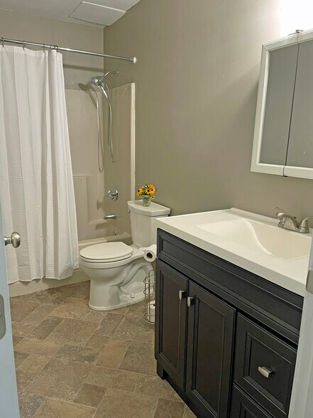 Building Photo - 58 Branch Tpke