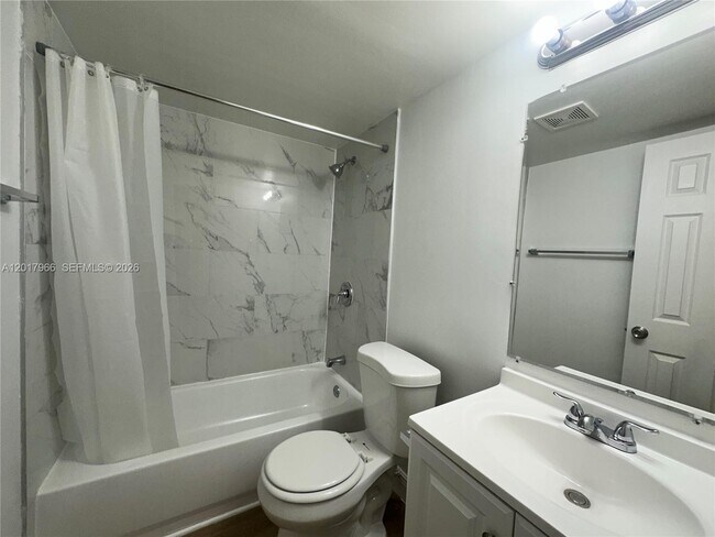 Building Photo - 1400 NE 56th St