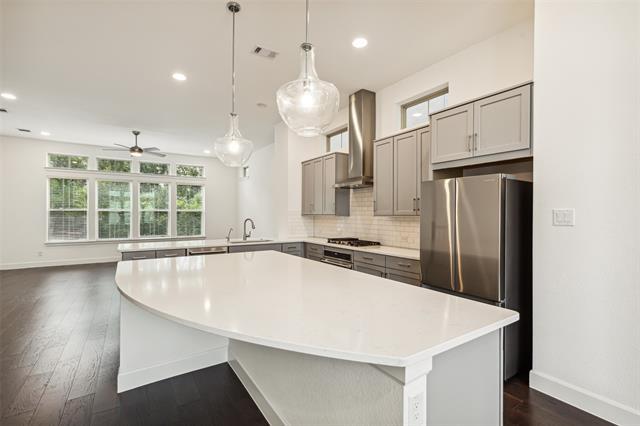 Building Photo - 750 High Garden Pl