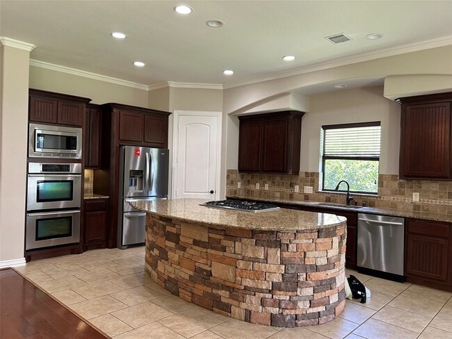 Building Photo - 101 Silverwood Ranch Estates