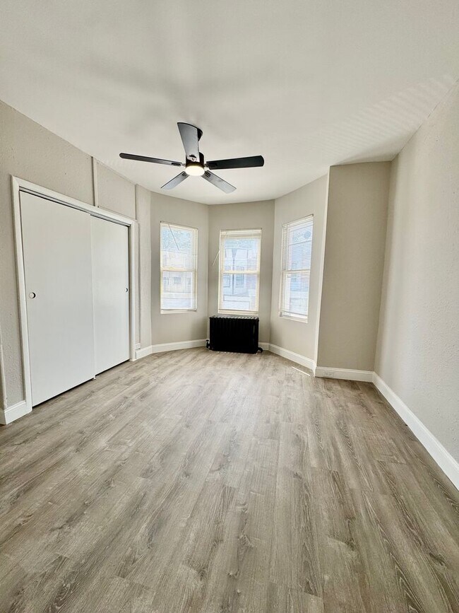 Building Photo - Amazing West Oak Lane 3bd/1ba Available NOW!