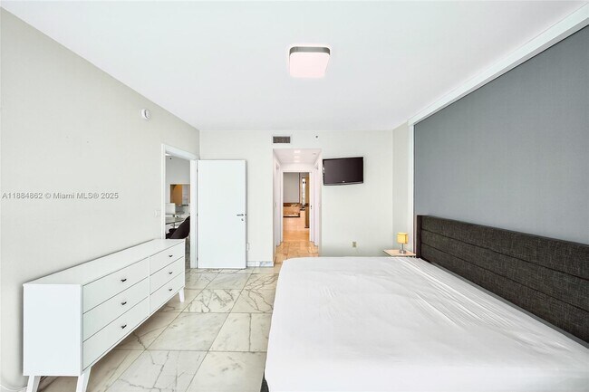 Building Photo - 540 West Ave