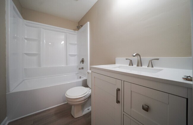 Building Photo - Recently Remodelded 2 story 4 bed, 2 1/2 b...