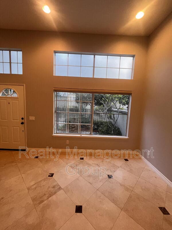 Building Photo - 12507 El Camino Real