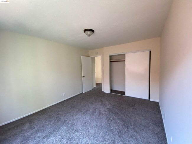 Building Photo - 3801 Maybelle Ave