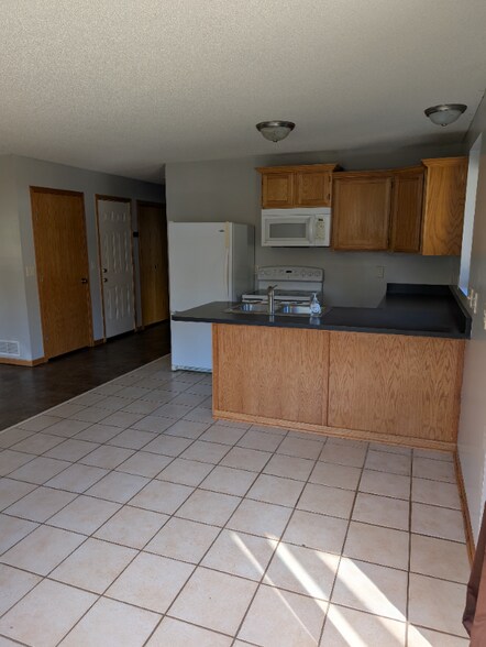 Building Photo - 1010 7th Ave N