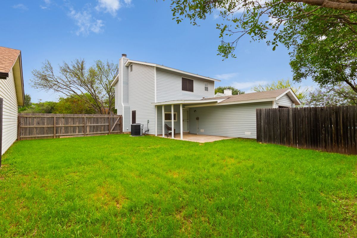 Building Photo - 13638 Princes Knoll