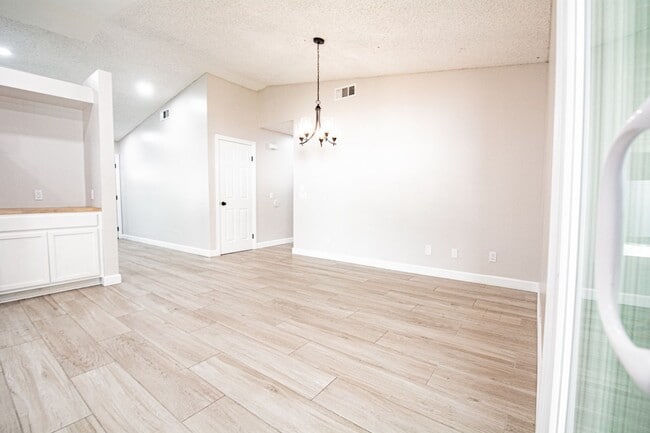 Building Photo - 8644 Frankfort St