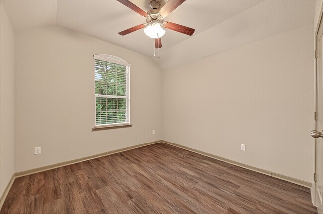 Building Photo - 2510 Shady Falls Ln